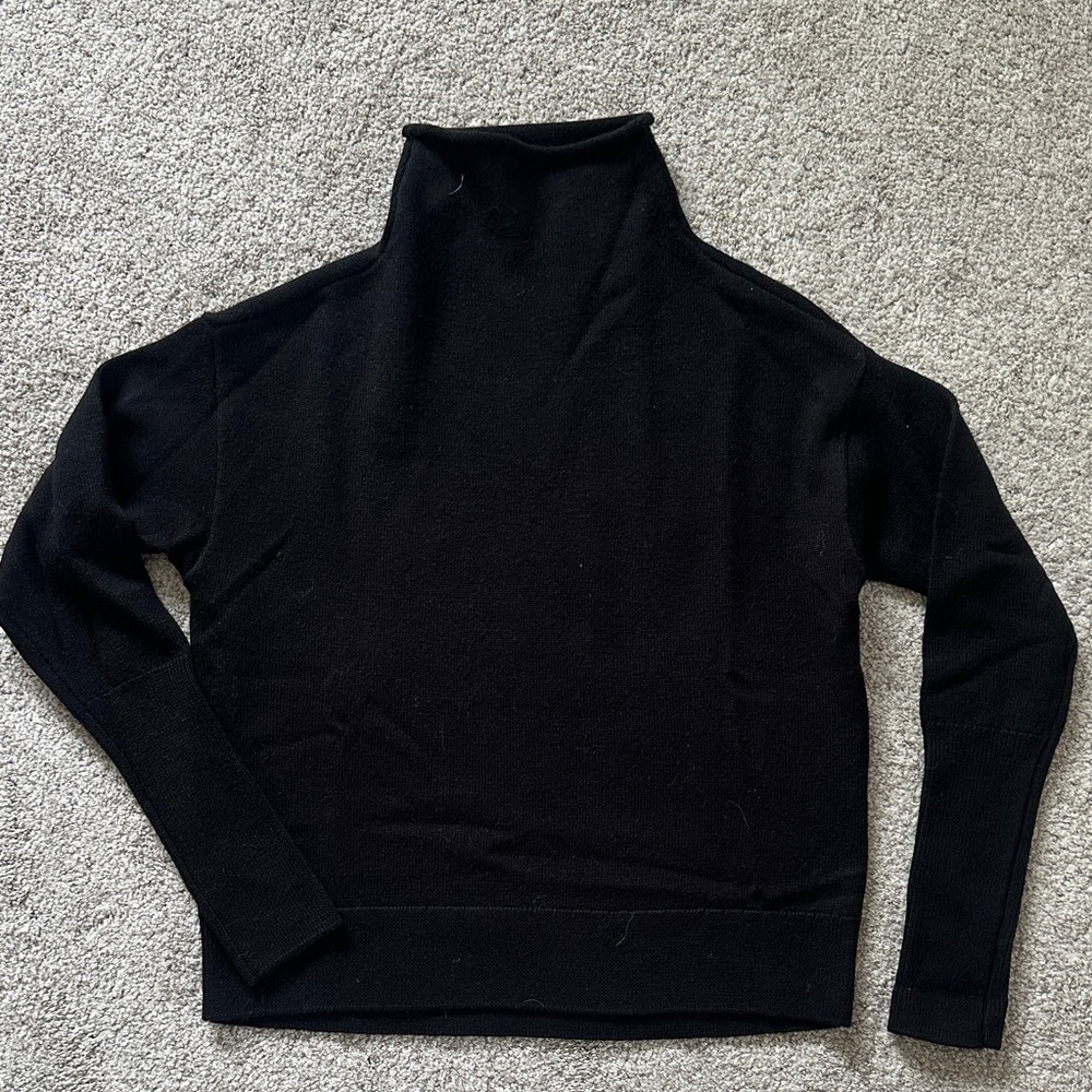 Aritzia Wilfred Black Mock Neck Sweater